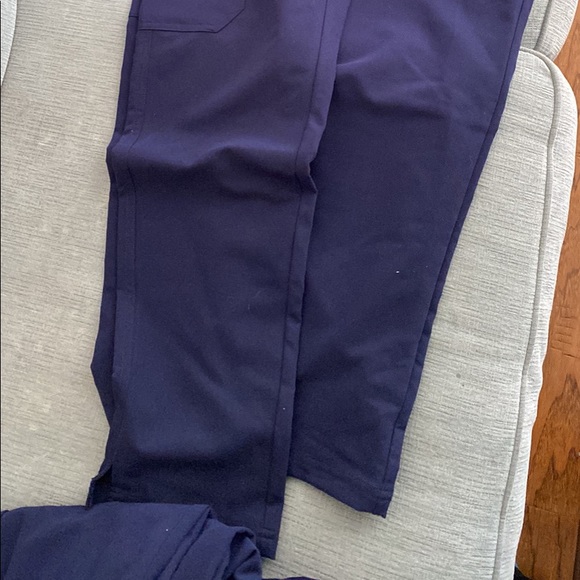 Figs- Maternity skinny pant scrub in navy - Picture 2 of 2